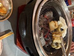 -围炉肉舍•炭烤活鳗•丹东海鲜烤肉(步行街店)