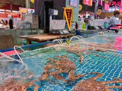 -三亚火车头万人海鲜广场