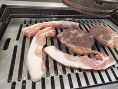 -臻牛烤肉