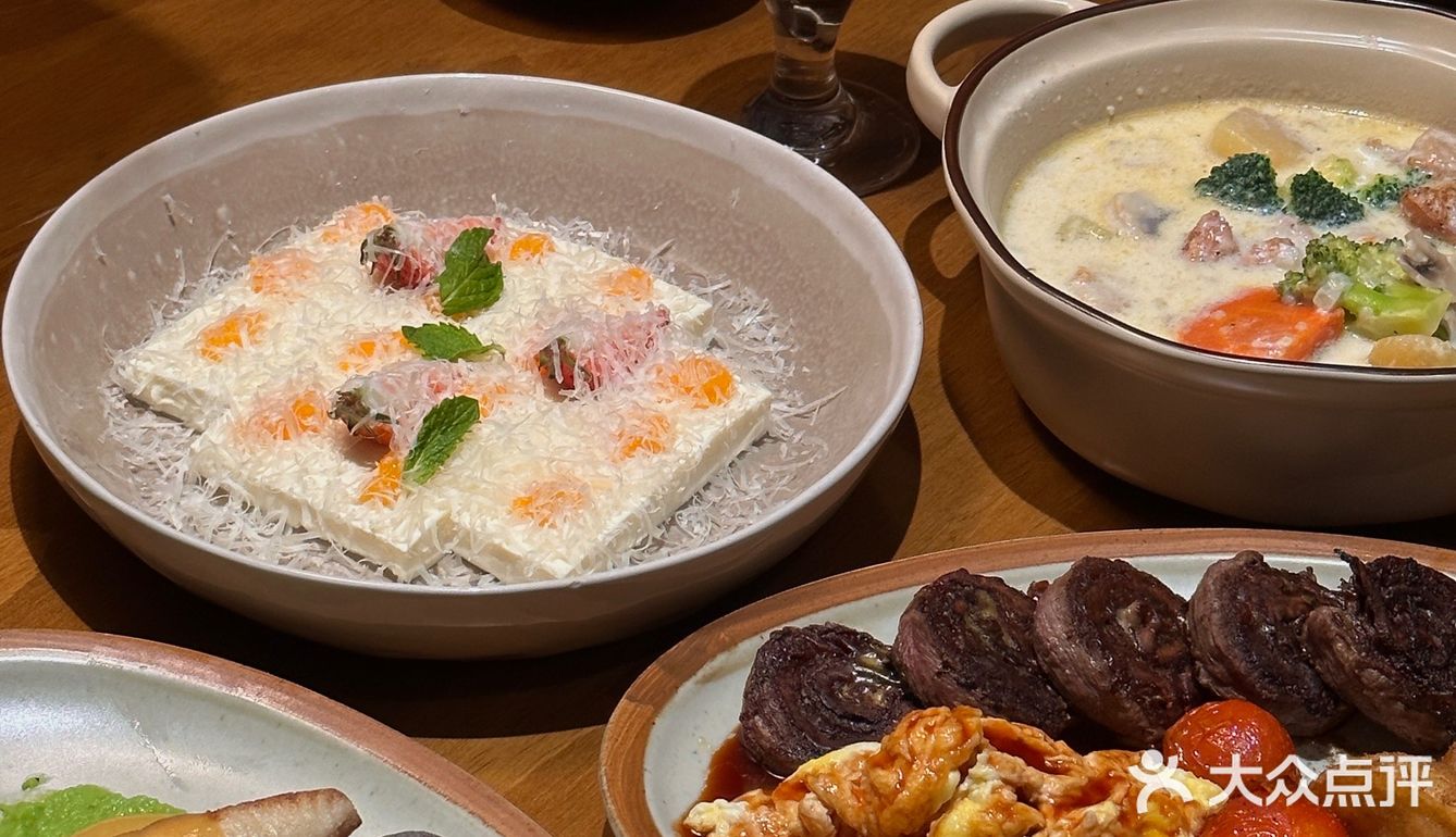 新街口我经常去的店子！经常创新 漂亮又好吃