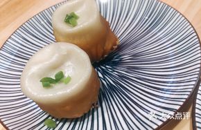 Hand-Deconstructed Crab Roe Pan-Fried Dumplings