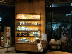 -星巴克臻选(莘庄仲盛店)