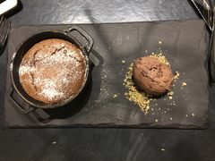 巧克力熔岩蛋糕-恰餐厅及酒吧 CHAR Bar & Grill (北京丽都皇冠假日店)