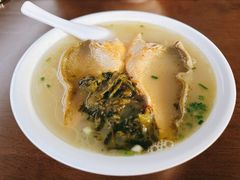 雪菜脱骨黄鱼面-洪大妈·黄鱼面(金山嘴渔村店)