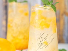 芒果多多泡泡苏打-柯斗斗主题餐厅·狗咖·围炉煮茶·茶饮(国瑞升平里店)