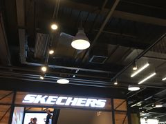 -SKECHERS 斯凯奇(上海国际时尚中心店)