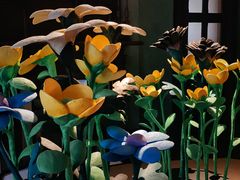 -Nathalie Djurberg与Hans Berg“牛皮纸包裹的月亮”-Prada荣宅当季展览