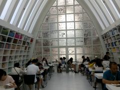 -钟书阁(松江泰晤士小镇店)