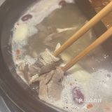 带皮山羊肉火锅你吃过没有[加油]