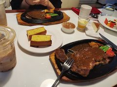 -爱丽丝牛排西餐厅(光谷步行街店)