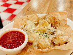 -城市大道红炉披萨烘焙坊