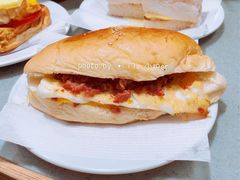 招牌咸牛肉芝士猪仔包-华嫂冰室(尖沙咀店)