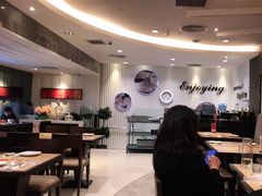 -必胜客(WOW中心城店)
