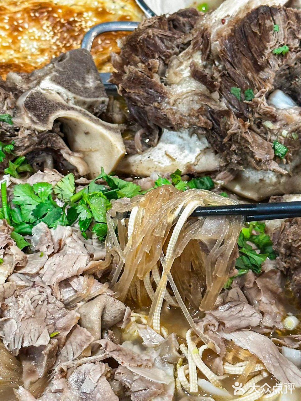 家人们!发现新大陆了牛肉锅怎么这么好吃😋