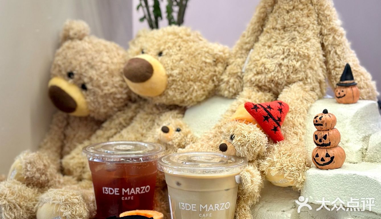 万圣氛围感拿捏！小熊也太乖了吧🐻
