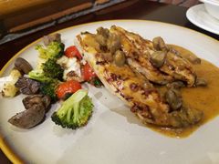 烤鸡胸配肉汁蘑菇酱-bluefrog蓝蛙(悠唐购物中心店)