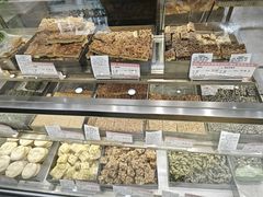 -真老大房(南京东路店)