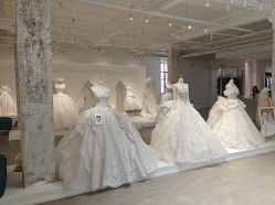 -维纳斯婚纱礼服租赁馆