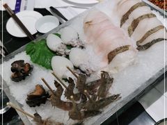 -红鼎豆捞·非遗鲍皇汤火锅(宝丰路店)