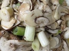 -南渝食府.墨脱石锅松茸鸡