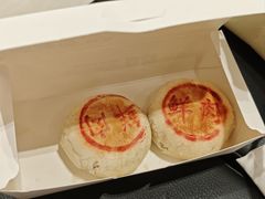 鲜肉月饼-鲍师傅糕点(江苏路店)