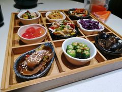 九宫格玲珑前菜-新仙清汤牛腩(铜锣湾店)