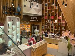 -新华里咖啡书吧(新华书店小寨店)