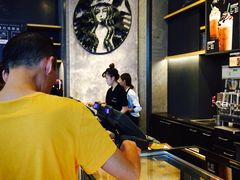 星巴克&nbsp;全黑围裙店(太古里店)-星巴克(成都太古里二店)
