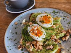 牛油果煮蛋吐司-RAC BAR(安福路店)