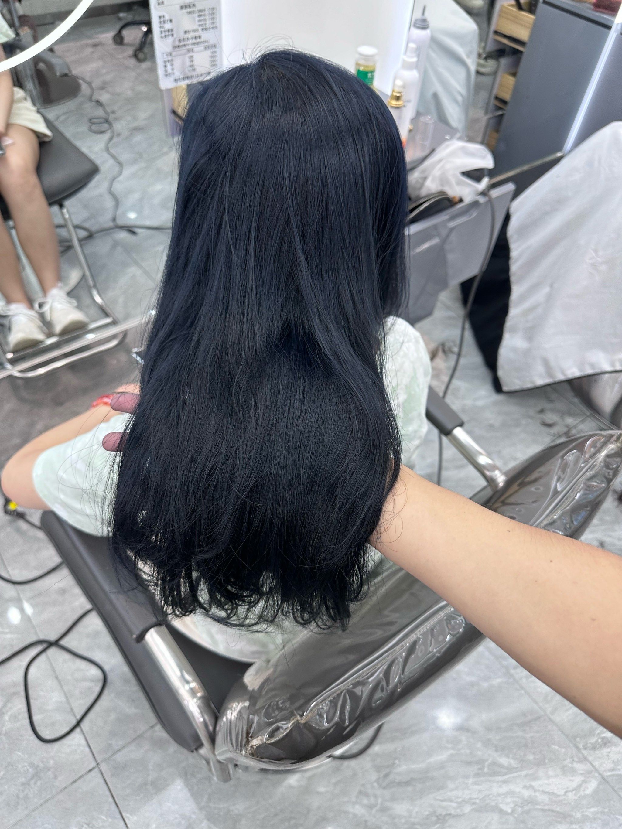 高级感雾霾蓝黑色超级显白不管是黑发还是多段发质漂后发质都可以