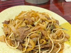 牛肉炒河粉-贞姨美食·老字号海鲜大排档