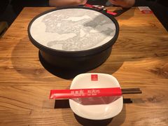 餐具摆设-么肆烤肉(汉街形象店)
