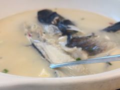 浓汤鱼头-浔味·山屿湖·正宗淳牌全鱼宴老字号
