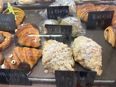 招牌uu可颂-屋裡·Union Bakery(龙江路店)
