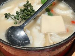 酸汤煮嫩滑鱼片-小大董·烤鸭(观景餐厅·南京西路店)