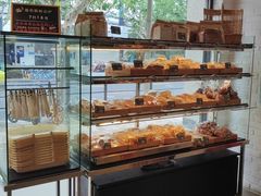 面包甜点陈列柜-可颂坊(凉城店)