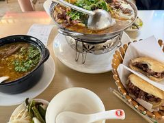 -闫家驴肉老店(华电一校店)