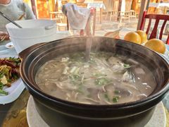 -土砂锅生态山庄·非遗砂锅雅鱼