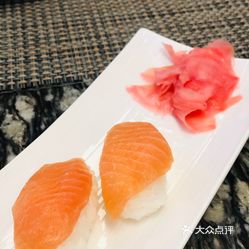 酱烧三文鱼寿司