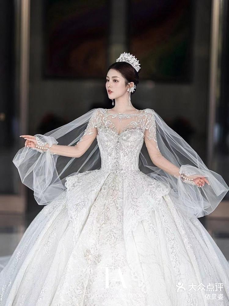 山茶花独家系列皇后领婚纱