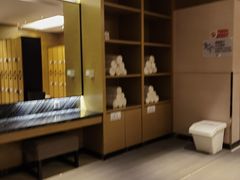 -天津京基皇冠假日酒店