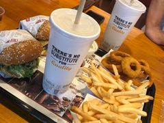 -The Habit Burger Grill 哈比特汉堡(复兴soho店)