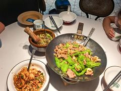 -费大厨辣椒炒肉(高铁吾悦广场店)