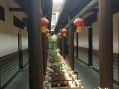-唔呶喔哩酒家(生产街店)