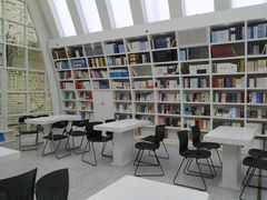 -钟书阁(松江泰晤士小镇店)