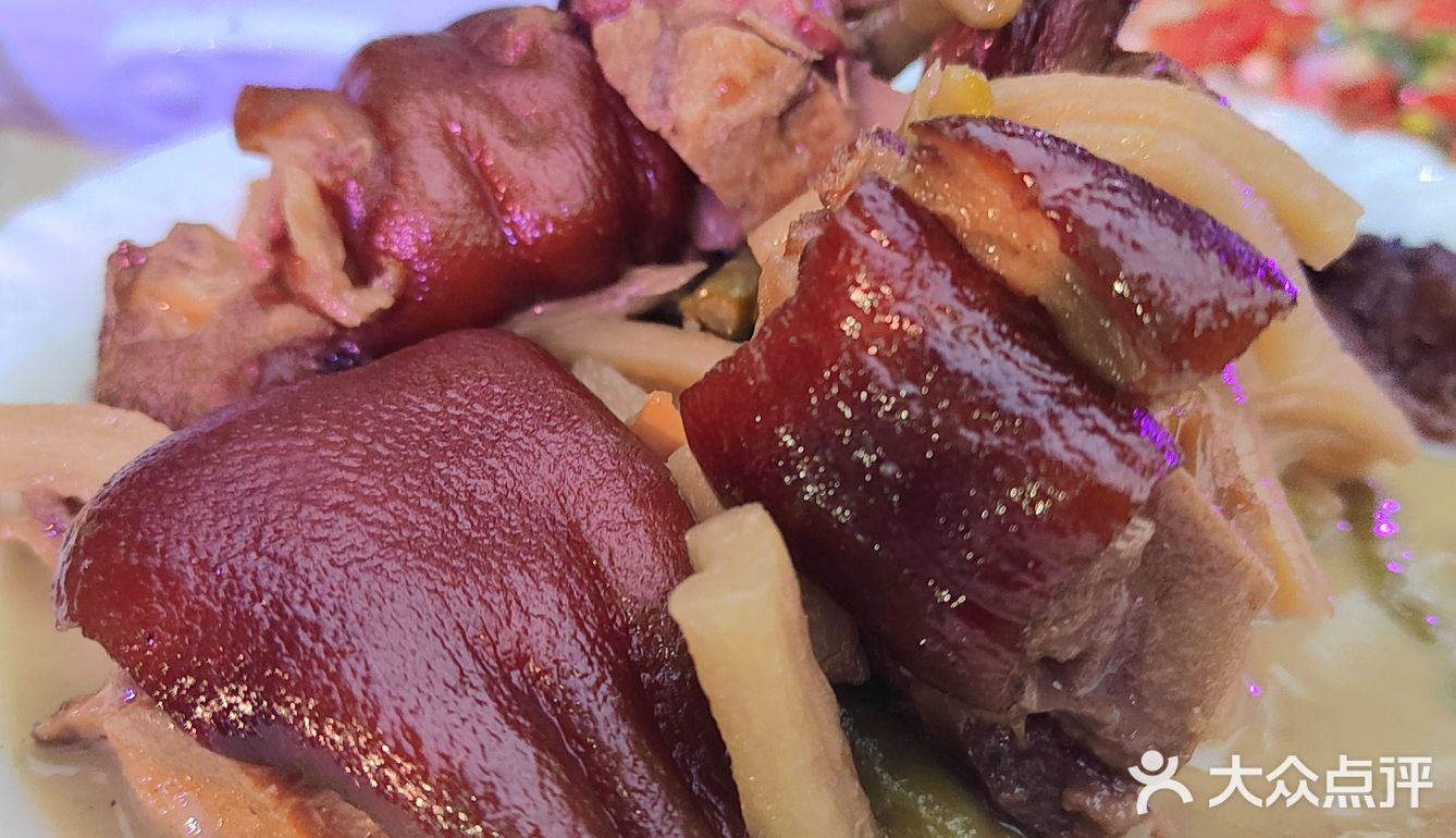 一口酥烂红烧肉的幸福