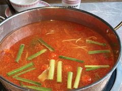 -野山舂·贵州现舂酸汤牛肉(民生路店)