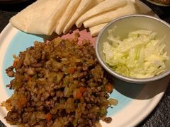 羊肉配手工卷饼-丝路金桃·新疆菜(徐汇店)