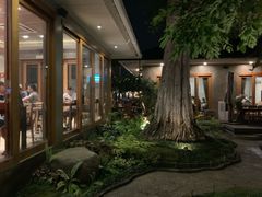 -Chom Cafe and Restaurant