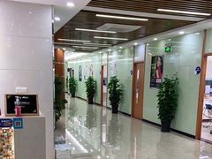 -茂菊口腔连锁(浦东南路店)